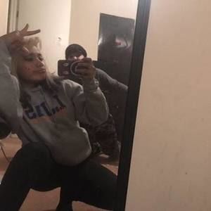 Meet your Posher, Alicia